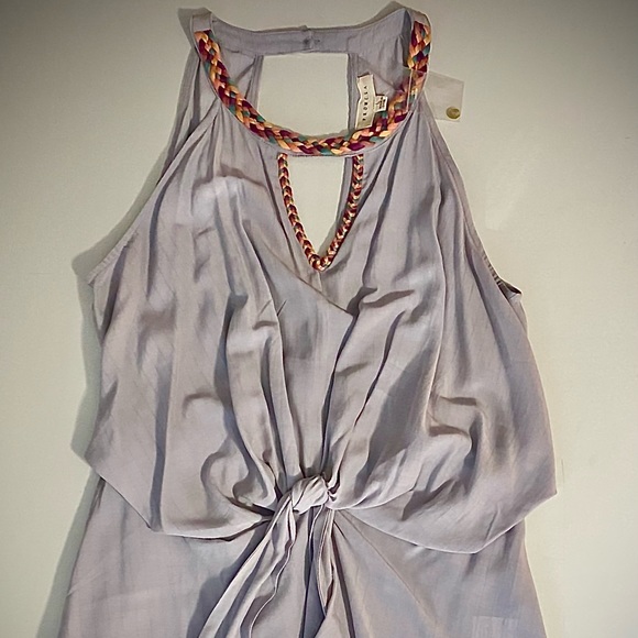 Promesa top with braided neckline - Picture 9 of 12